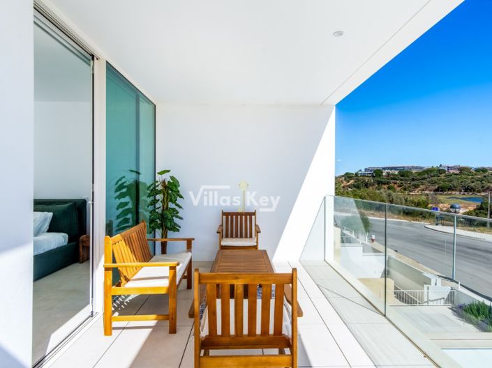 Image No.20-3 Bed House for sale