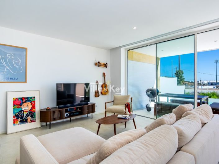 Image No.9-3 Bed House for sale