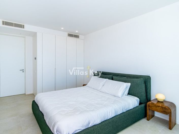 Image No.12-3 Bed House for sale