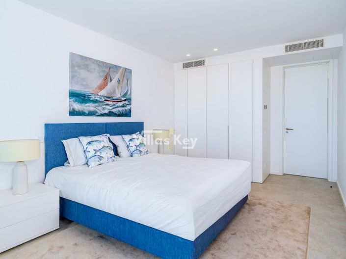 Image No.18-3 Bed House for sale