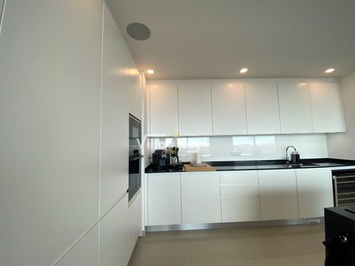 Image No.10-3 Bed Apartment for sale