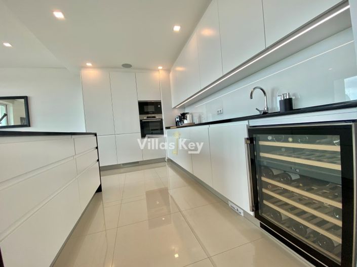 Image No.13-3 Bed Apartment for sale