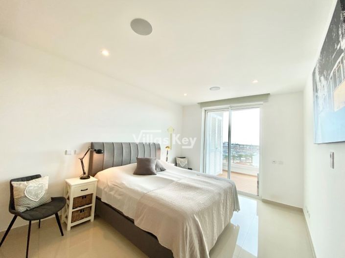 Image No.18-3 Bed Apartment for sale