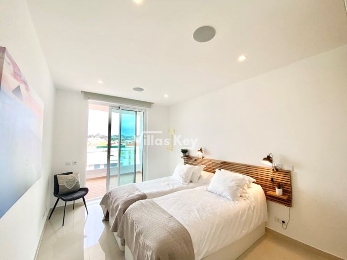 Image No.22-3 Bed Apartment for sale