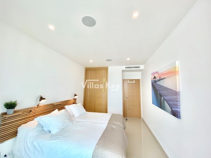 Image No.24-3 Bed Apartment for sale