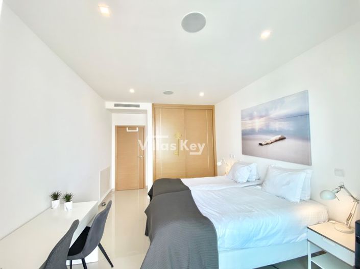 Image No.25-3 Bed Apartment for sale