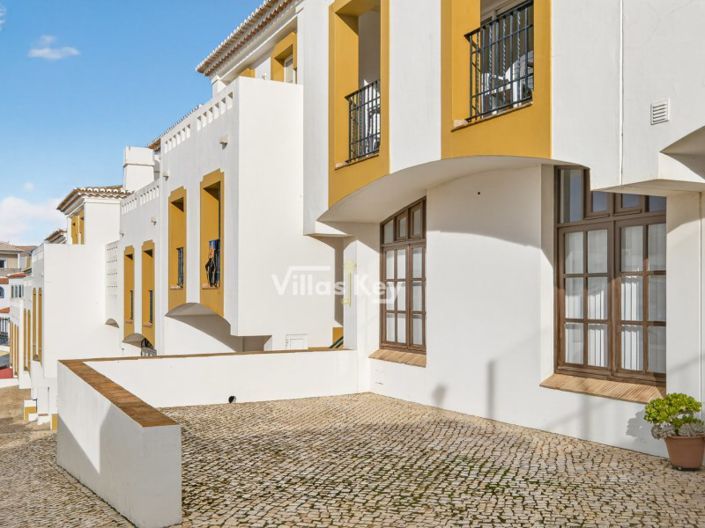 Image No.14-22 Bed Apartment for sale