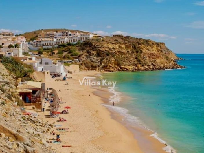 Image No.17-22 Bed Apartment for sale