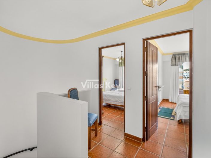 Image No.25-22 Bed Apartment for sale