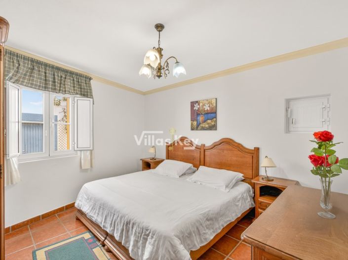 Image No.26-22 Bed Apartment for sale