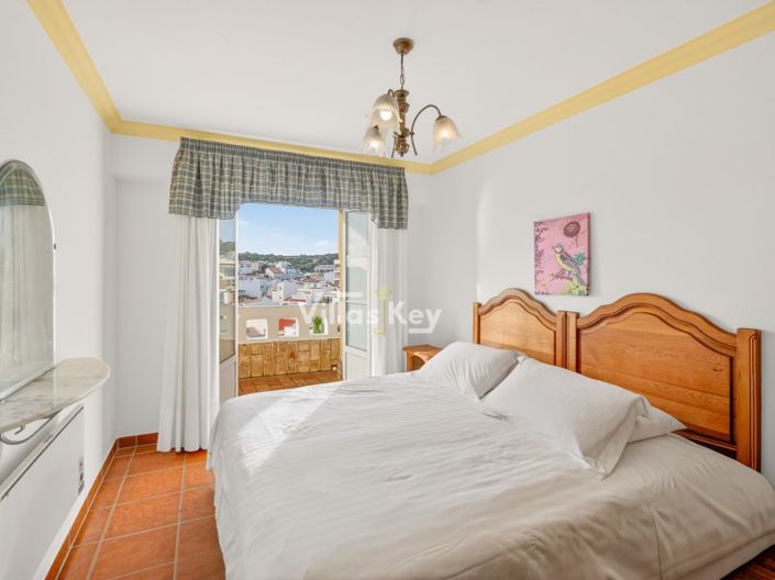 Image No.37-22 Bed Apartment for sale