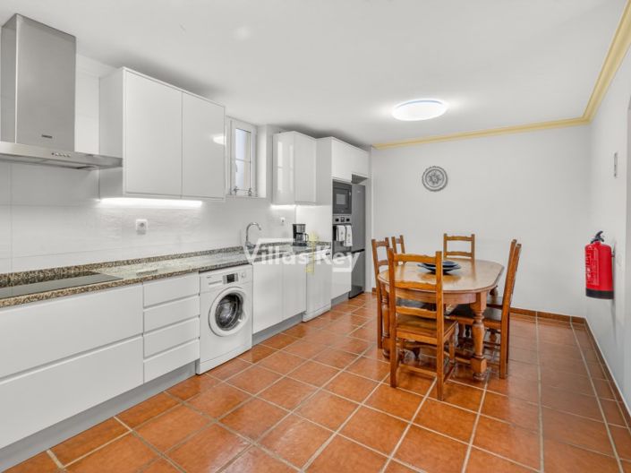 Image No.51-22 Bed Apartment for sale