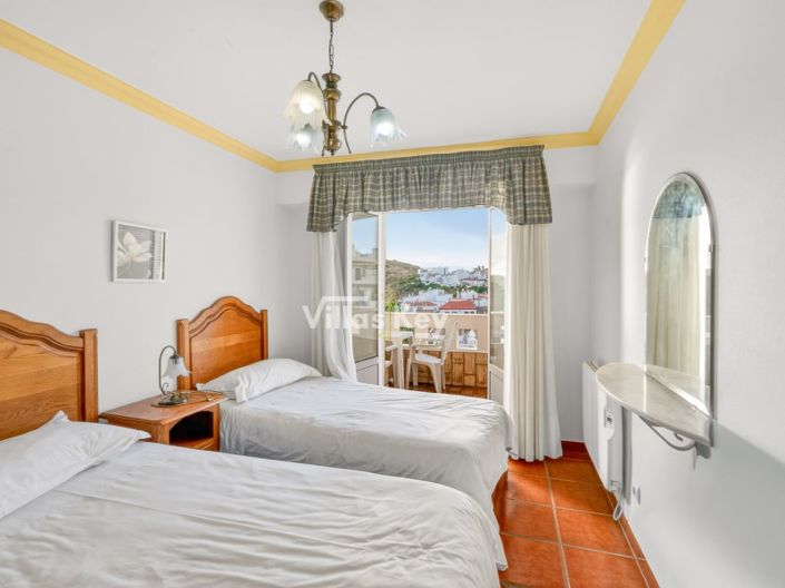 Image No.54-22 Bed Apartment for sale