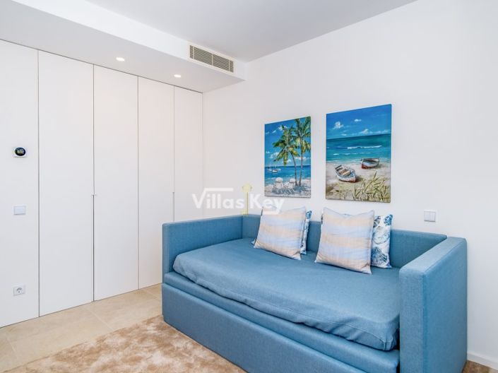 Image No.12-3 Bed House for sale