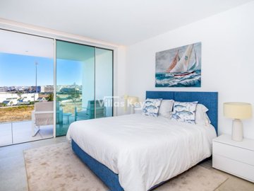 idb16bba01-0000-0500-0000-0000180130fa