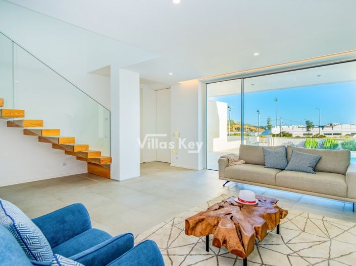 Image No.2-3 Bed House for sale