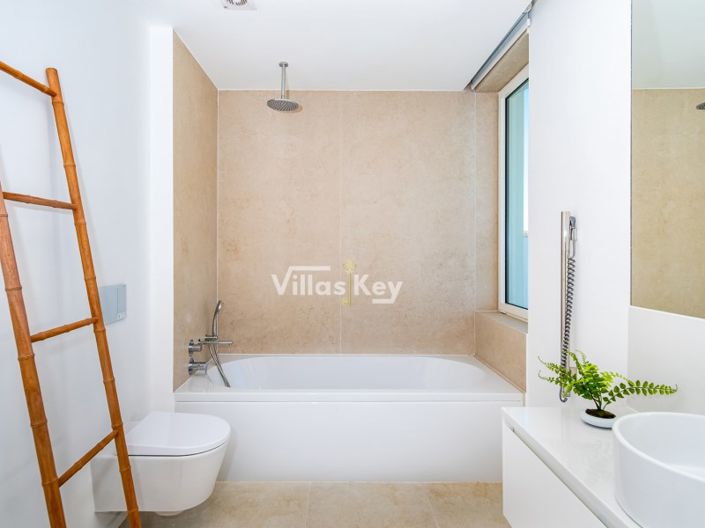 Image No.21-3 Bed House for sale