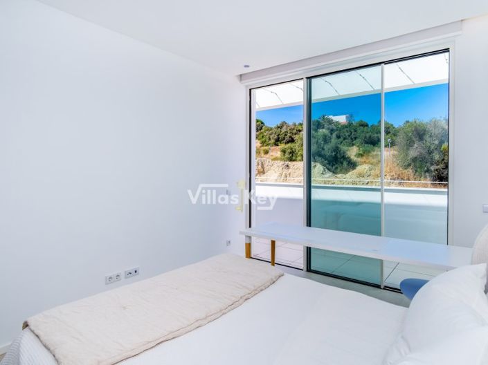 Image No.26-3 Bed House for sale