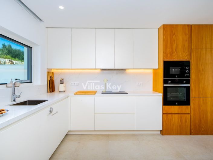 Image No.7-3 Bed House for sale