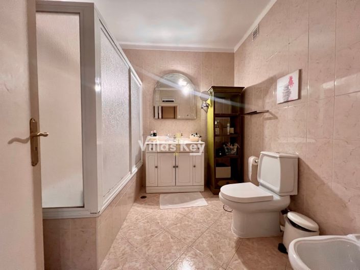 Image No.13-3 Bed Apartment for sale