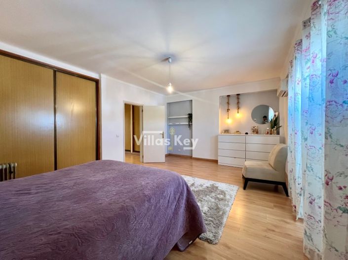 Image No.15-3 Bed Apartment for sale