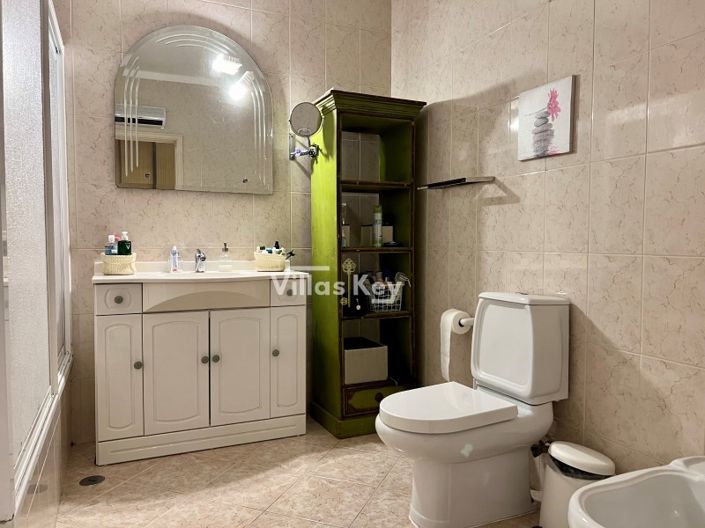 Image No.20-3 Bed Apartment for sale