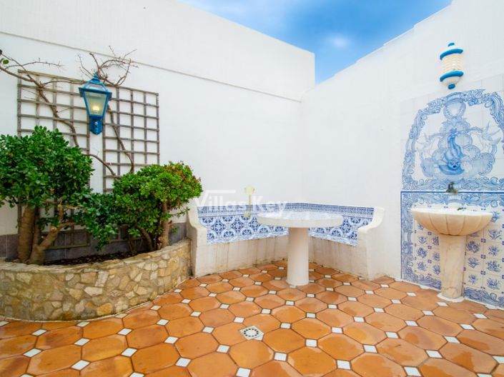 Image No.21-3 Bed House for sale