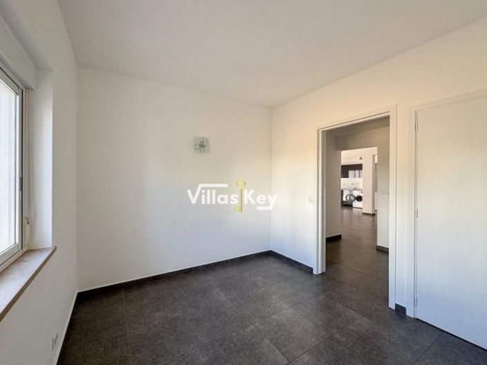 Image No.8-3 Bed Apartment for sale