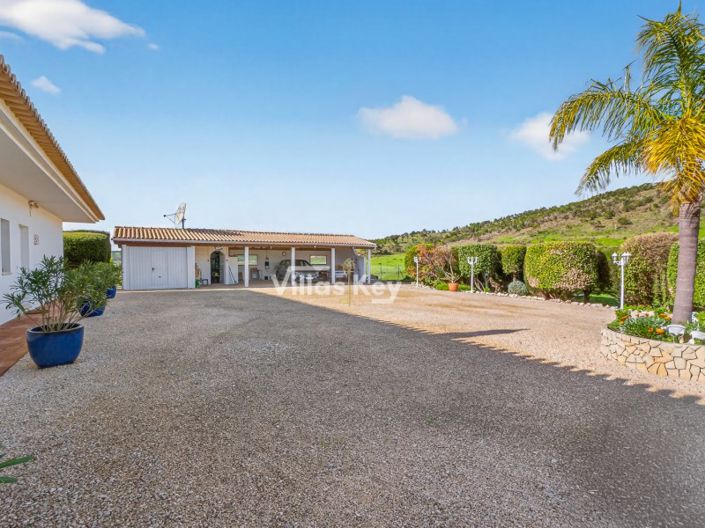 Image No.25-4 Bed Farmhouse for sale