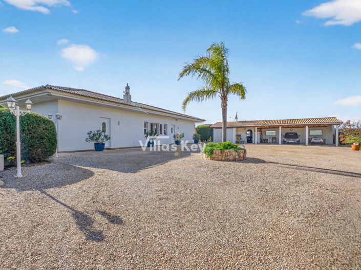 Image No.26-4 Bed Farmhouse for sale