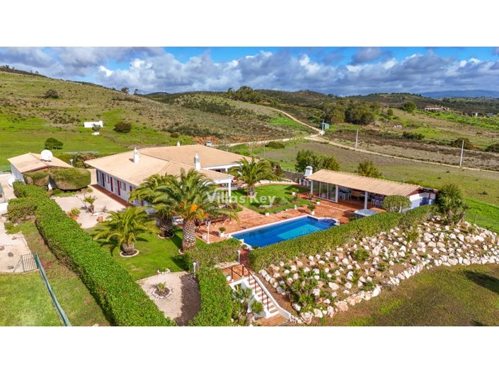 Image No.29-4 Bed Farmhouse for sale