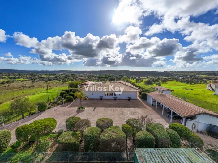 Image No.30-4 Bed Farmhouse for sale