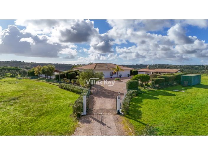 Image No.31-4 Bed Farmhouse for sale