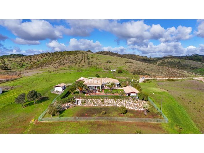 Image No.33-4 Bed Farmhouse for sale