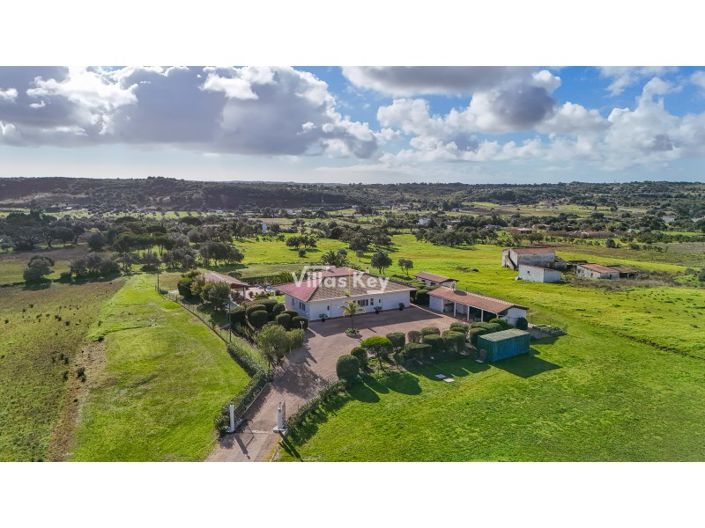 Image No.34-4 Bed Farmhouse for sale