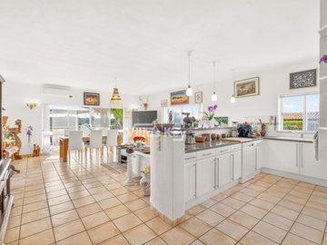 id6887bd01-0000-0500-0000-000018413c7b