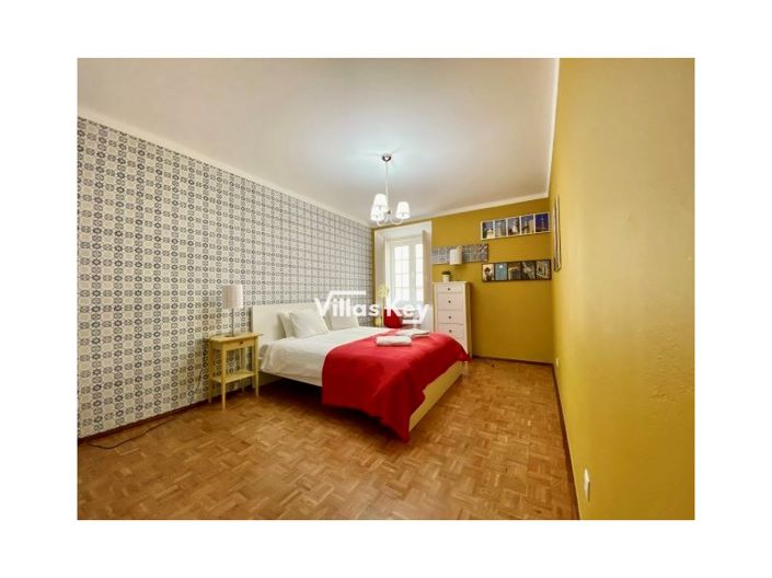 Image No.24-5 Bed Apartment for sale