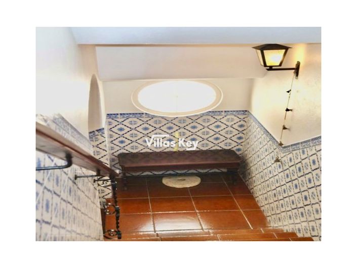 Image No.60-5 Bed Apartment for sale