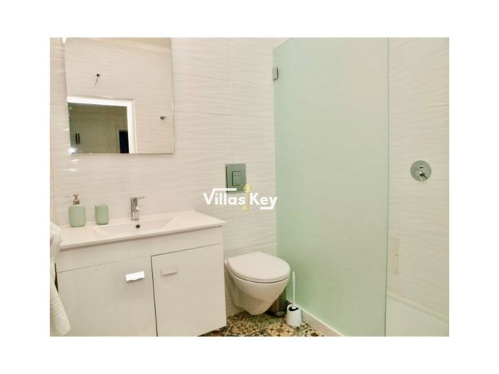 Image No.40-5 Bed Apartment for sale