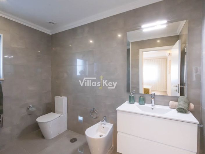 Image No.26-2 Bed Apartment for sale