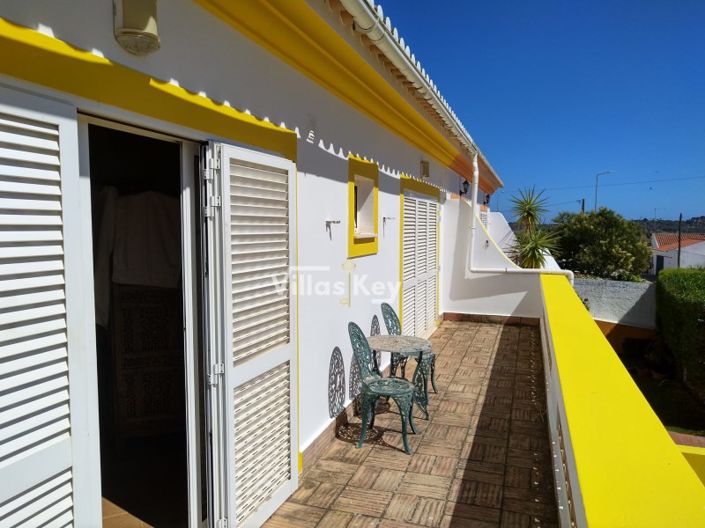 Image No.18-4 Bed House for sale