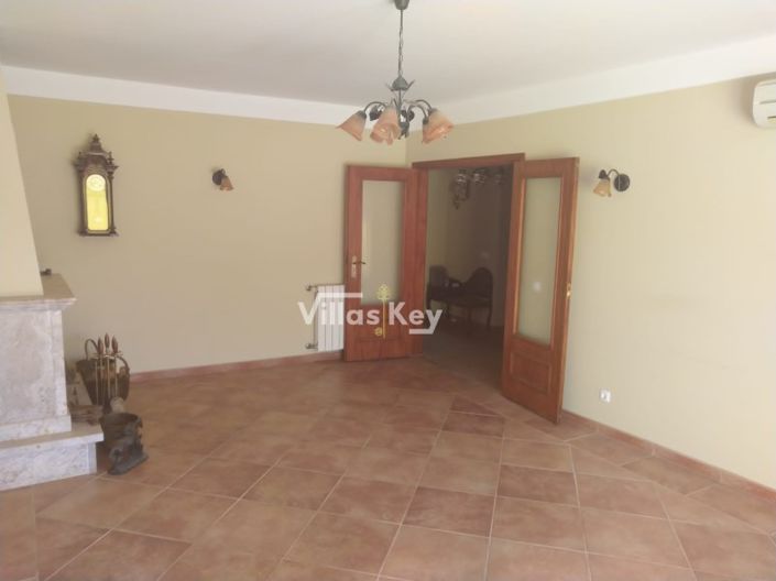 Image No.5-4 Bed House for sale