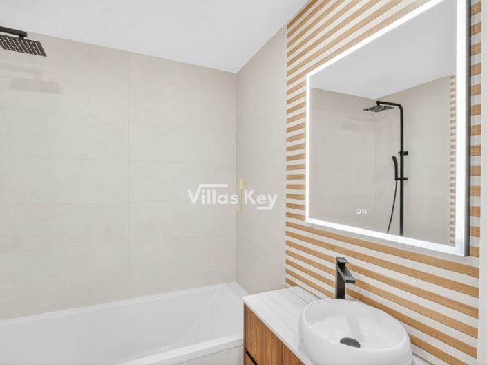 Image No.12-3 Bed Apartment for sale