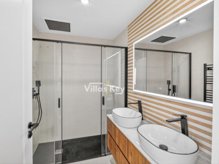 Image No.14-3 Bed Apartment for sale