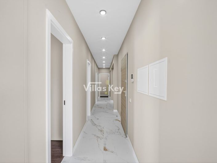 Image No.8-3 Bed Apartment for sale