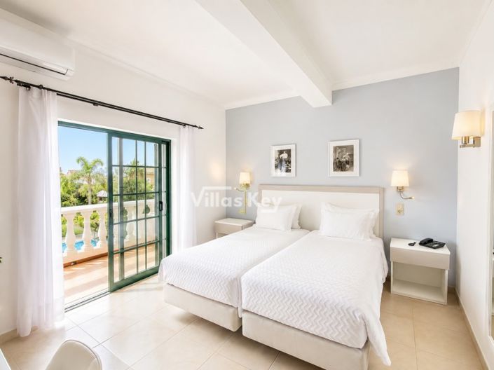 Image No.10-25 Bed Hotel for sale