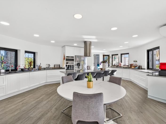 Image No.13-7 Bed House for sale