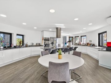 id700cb901-0000-0500-0000-000017e3004c