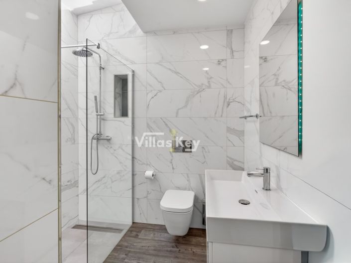 Image No.39-7 Bed House for sale