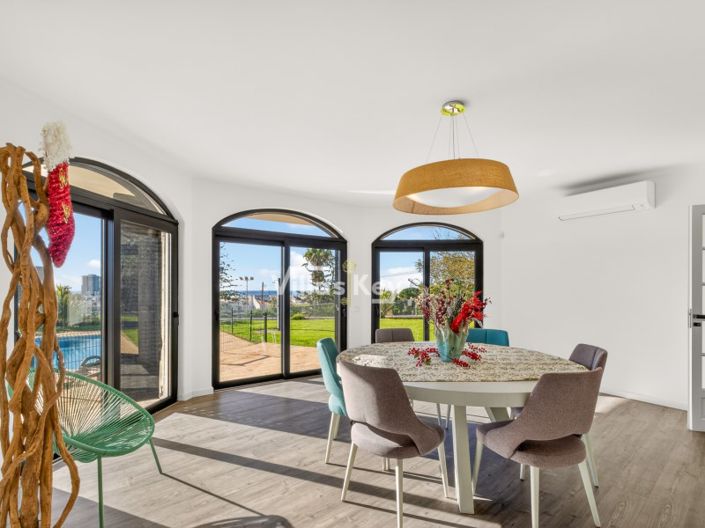 Image No.8-7 Bed House for sale